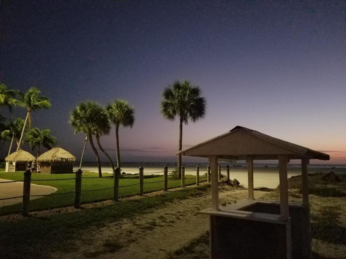 Carousel Beach Inn Fort Myers Beach Exterior foto